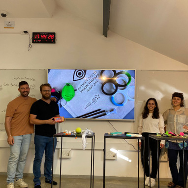 שיתוף פעולה בין אופומטריה לעיצוב תעשייתי מכליל