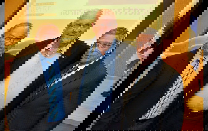 ח"כ רובי ריבלין, פרופ' ברטולד פרידלנדר נשיא המכללה ופרופ' אריה נאור בכנס דה-לגיטימציה, מרץ 2014 
צילום: נתנאל תבל