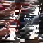 המסכים מסכנים את הראייה: כיצד ניתן להקטין את הנזק