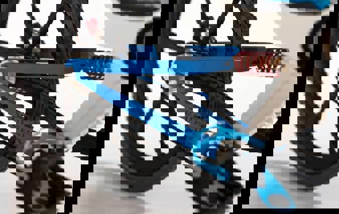 OUTFIT- The World Outside | תום ביכר