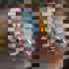 סכנה: אור כחול במיטה