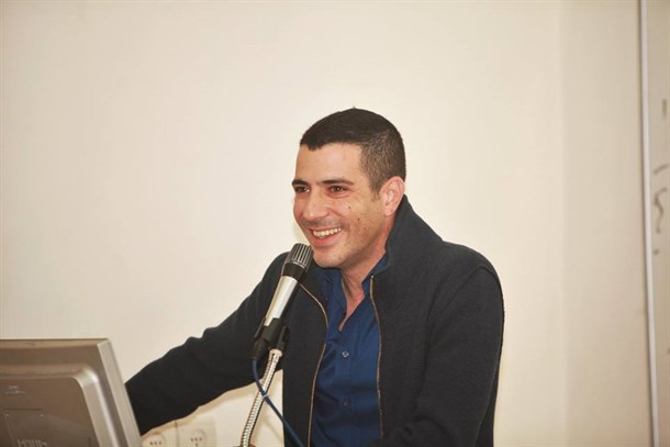 שרון גל במפגש פוליטי במכללה