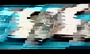 The float in place | קארין אייזנשטדט