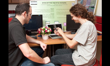 אפליקציה גנרית לסמרטפון לבניית מגדירים | בוריס פלדמן, מרק שפירא