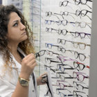 קניית משקפים באינטרנט לעומת רכישה בחנויות