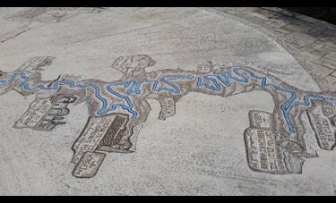 בשכונת ארמון הנציב סקרנו את מערכת המים מימי הבית השני שהובילה מים לעיר מבריכות שלמה שמדרום לירושלים וראינו פסיפס של מערך אספקת המים בעת העתיקה. 