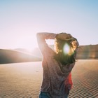 מה הקשר בין טלפון באמצע המדבר לבחירות המקומיות?