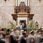 האם עדיין יש לשמור ריחוק חברתי בבתי כנסת ומסגדים?