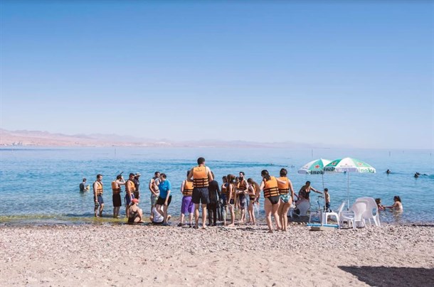 מעט מהווי מסע הצילום (צילום: עדי דאר)