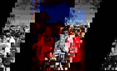 אברהם שלום, מנהל הסדנא וד"ר מיכל אלחנתי, מרצה בחוג למדעי המחשב עם פרופ' ברטולד פרידלנדר נשיא המכללה, אחרי סיום חצי המרתון