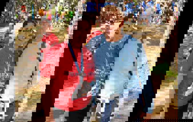 ליבי ברבי, סטודנטית בחוג להפרעות בתקשורת עם פרופ' ברטולד פרידלנדר , נשיא המכללה