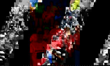 חברי נבחרת הריצה של המכללה עם ראש העיר ניר ברקת בקו הזינוק