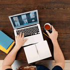 העיתונאית כרמלה מנשה במפגש במסגרת תוכנית הנשיא למצוינות